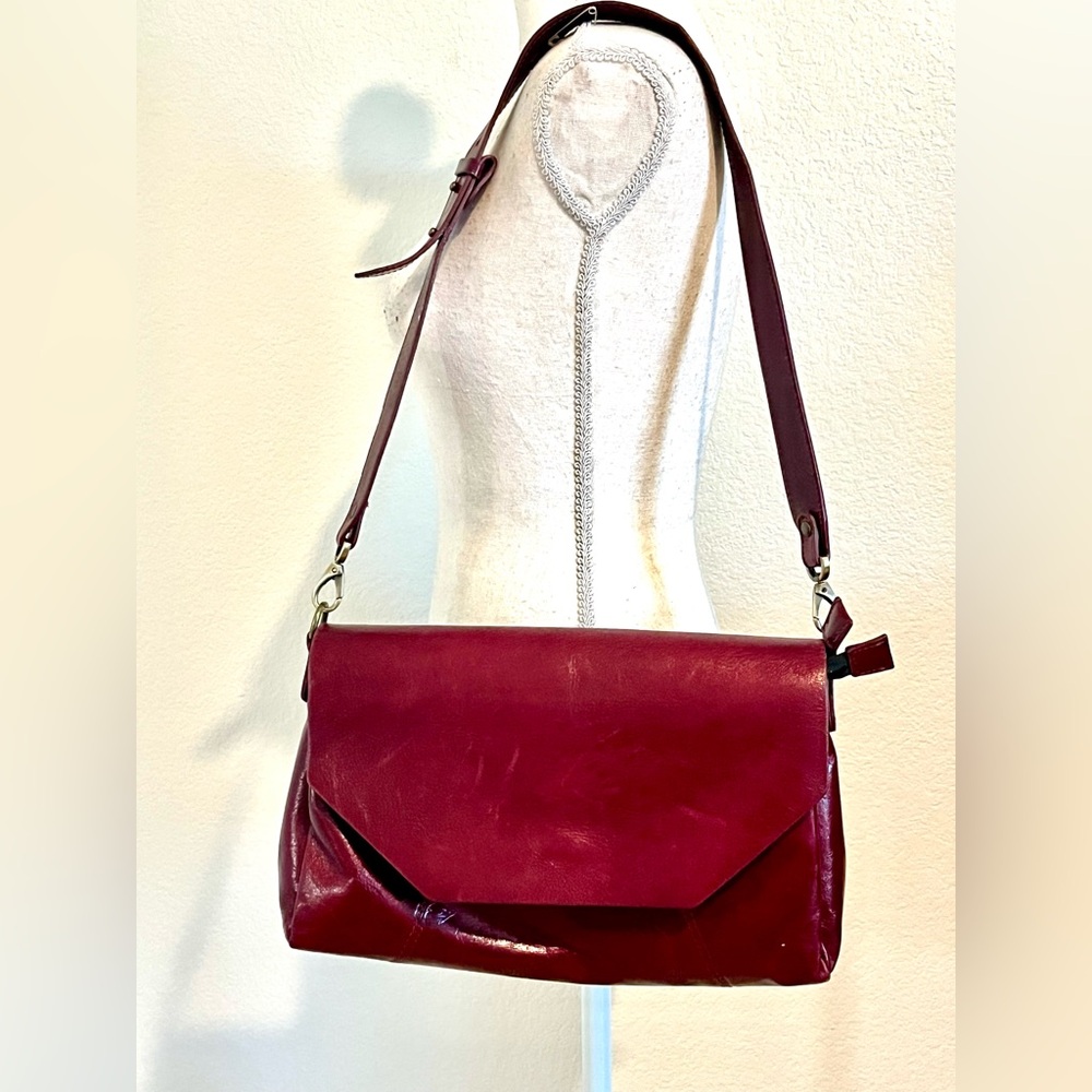 Elegant Burgundy Shoulder Bag